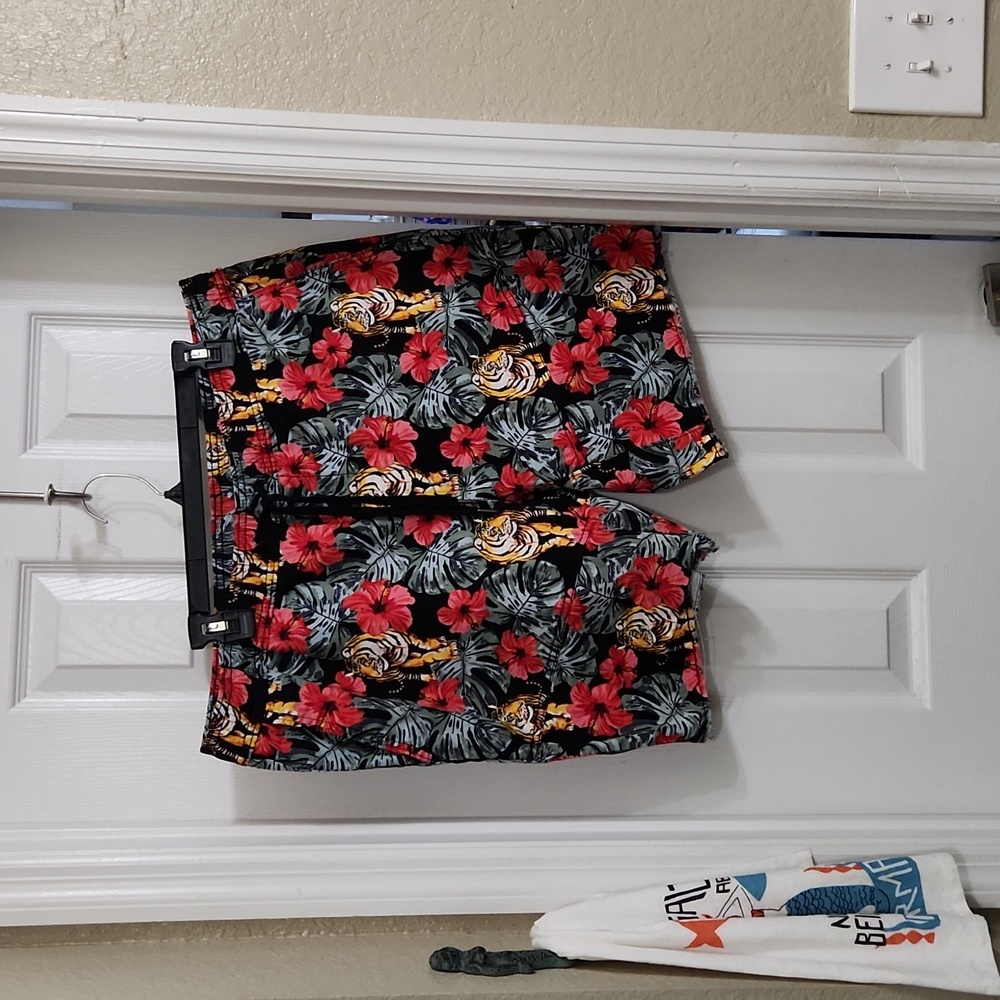 Retro lion and floral shorts